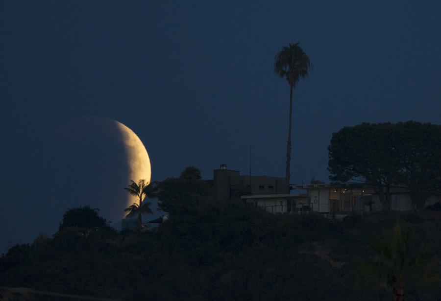 Super blood moon paints sky red