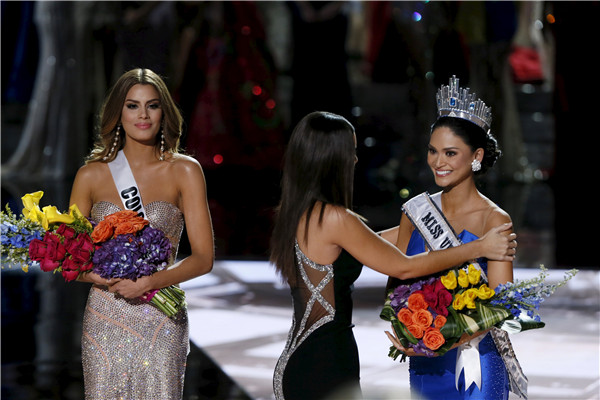 Miss Universe crowns wrong beauty queen in live TV gaffe