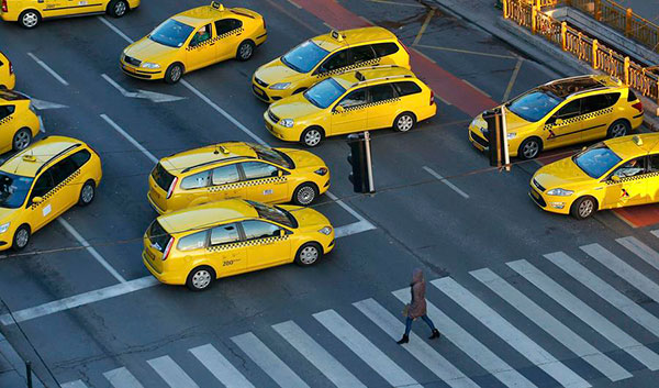 Taxi drivers block central Budapest all day in protest against Uber