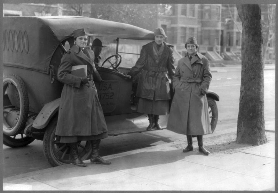 Women in workplace 100 years ago