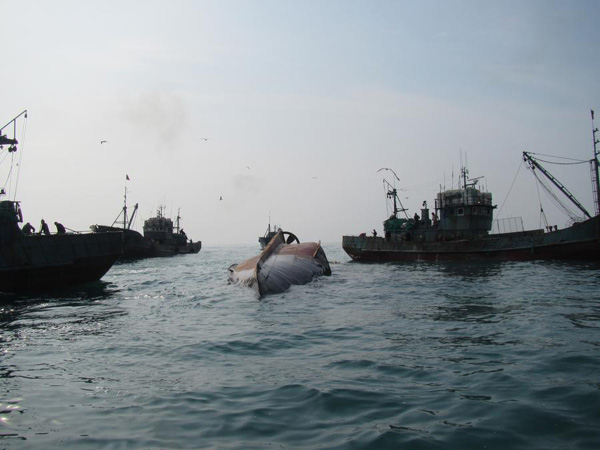 Argentina sinks a Chinese fishing boat