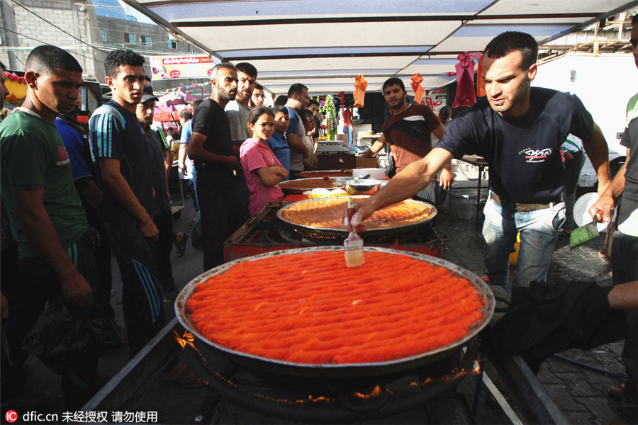 Popular foods to break fast during holy month of Ramadan