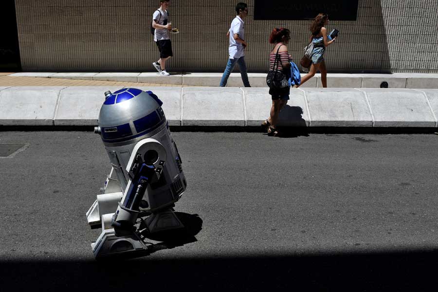 'Star Wars stormtroopers' celebrate culture festival in Spain