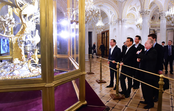 Premier Li visits the State Hermitage Museum