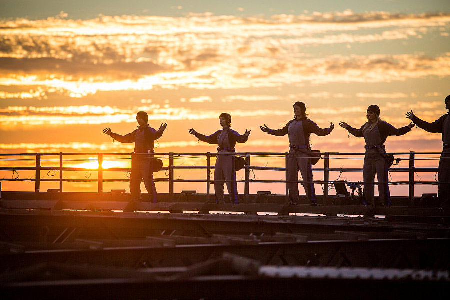 Tai Chi takes over Sydney Harbour Bridge