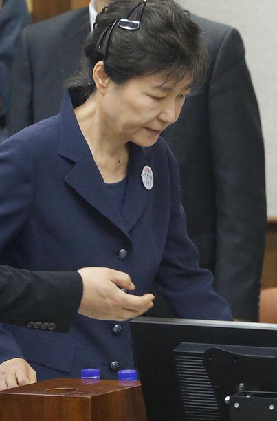 Ousted S.Korean president appears in court for 1st hearing