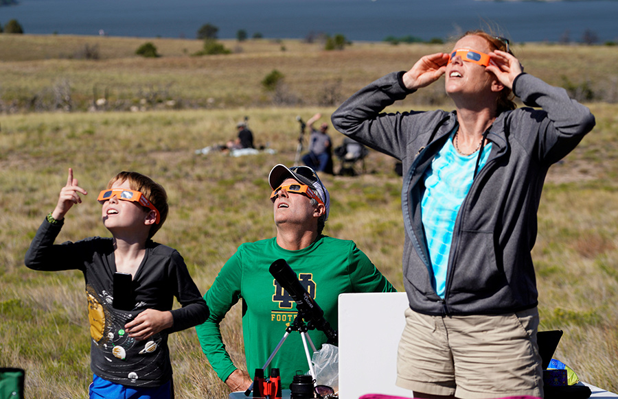 Total solar eclipse sweeps across the US