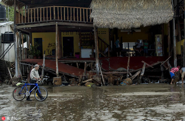 Hurricane Nate heads toward the Central Gulf of Mexico