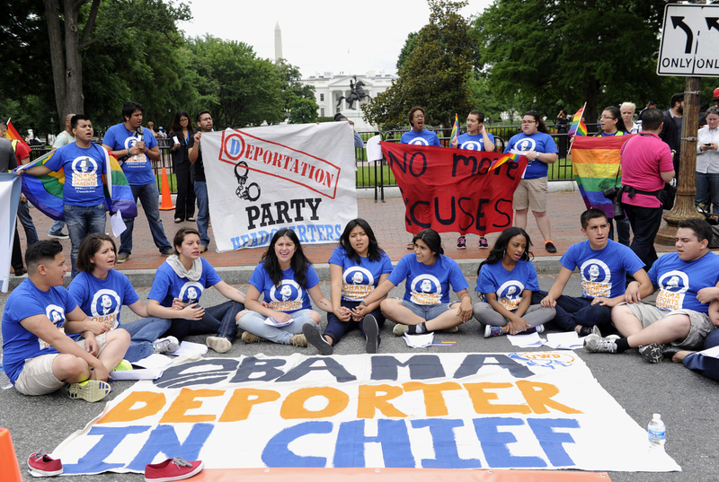 White house sit-in against immigrant deportation