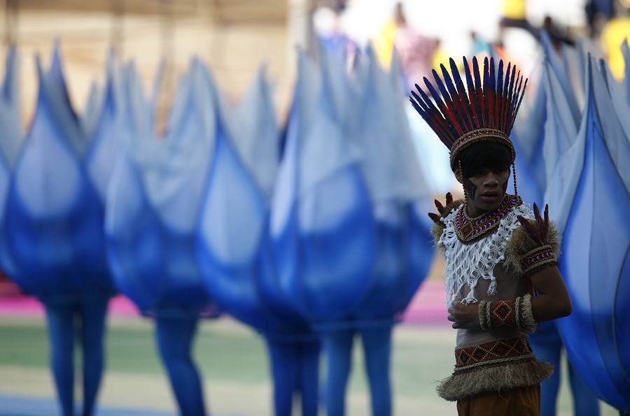 World Cup 2014 kicks off with colourful ceremony