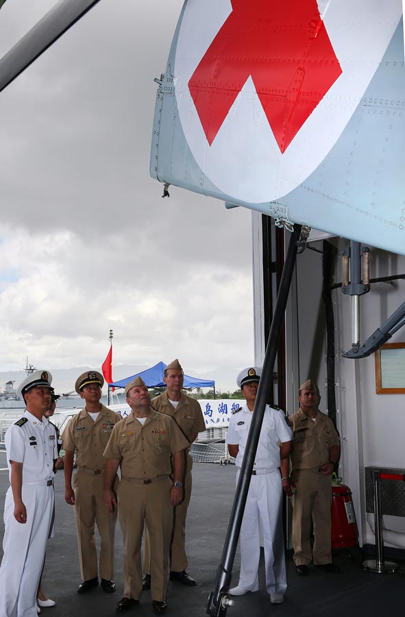 US admiral tours Chinese warship