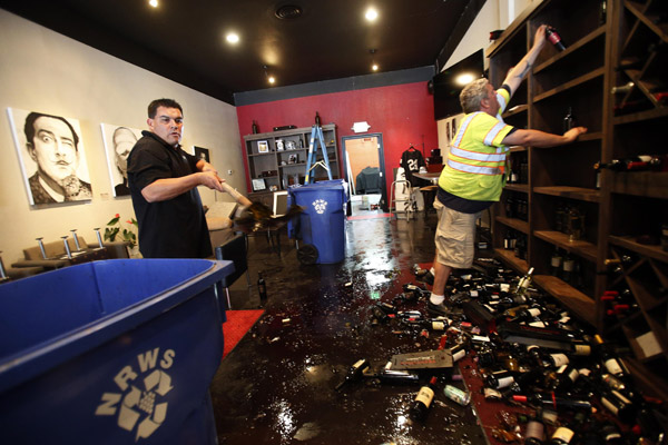 Quake rocks California wine country, 120 injured