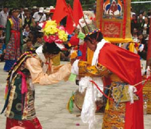 Singing praises of Tibetan opera