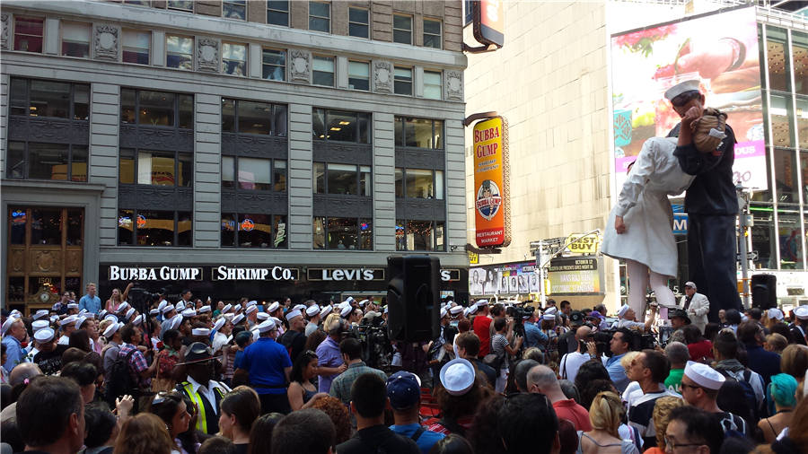 Times Square 'Kiss-In' Re-enacts Famous V-J Day Photograph