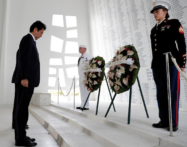 Abe visits Pearl Harbor, no apology