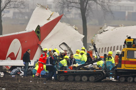 9 dead in Turkish plane crash in Amsterdam