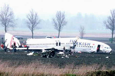 9 dead in Turkish plane crash in Amsterdam