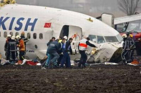 9 dead in Turkish plane crash in Amsterdam