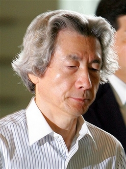 Japanese Prime Minister Junichiro Koizumi arrives at the prime minister's official residence in Tokyo, Tuesday morning, June 20, 2006.