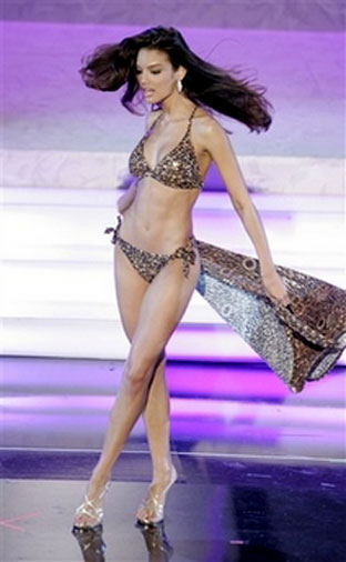 Zuleyka Rivera Mendoza, Miss Puerto Rico 2006, is seen during the swimsuit competition at the Miss Universe 2006 pageant on Sunday, July 23, 2006, in Los Angeles