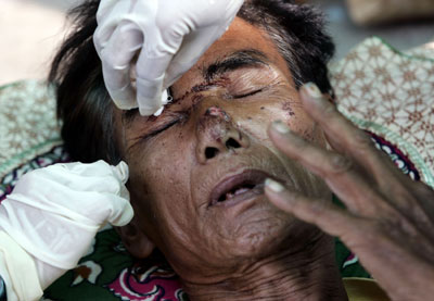 Indonesia earthquake victims