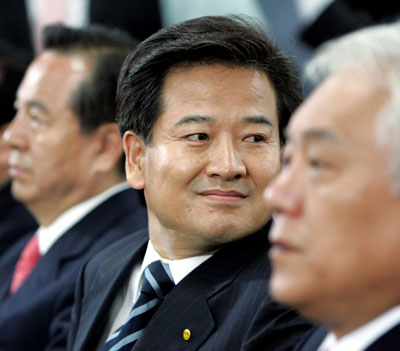 South Korea's ruling party chief resigns