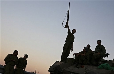 Israel sends 8,000 troops to Lebanon