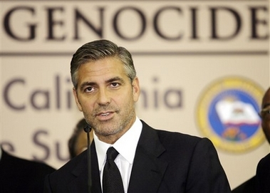 Clooney shrugs off talk of candidacy