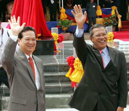 Vietnam and Cambodia celebrate 1st border marker