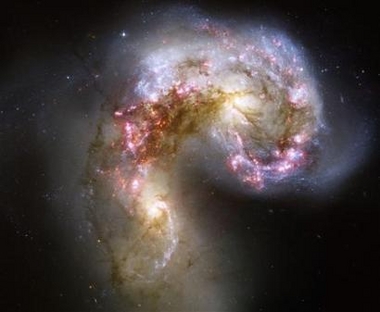 New image gives insight into colliding galaxies
