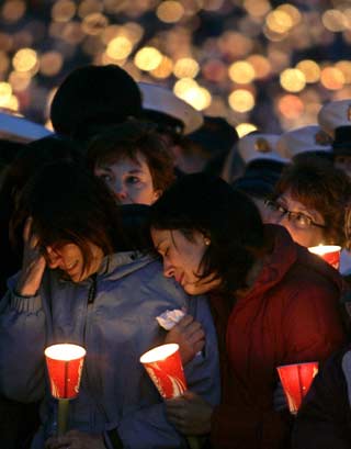 Candlelight vigil for Virginia Tech shooting victims