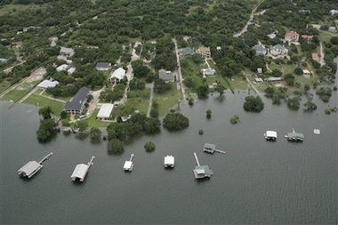 Torrential rains ravage central Texas 