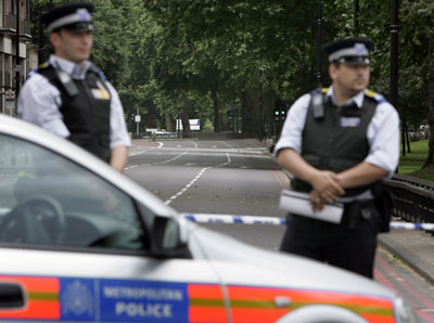 London police foil terror plot