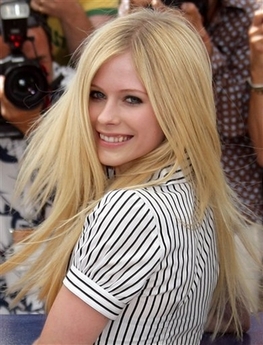 Avril Lavigne sued for stealing tune
