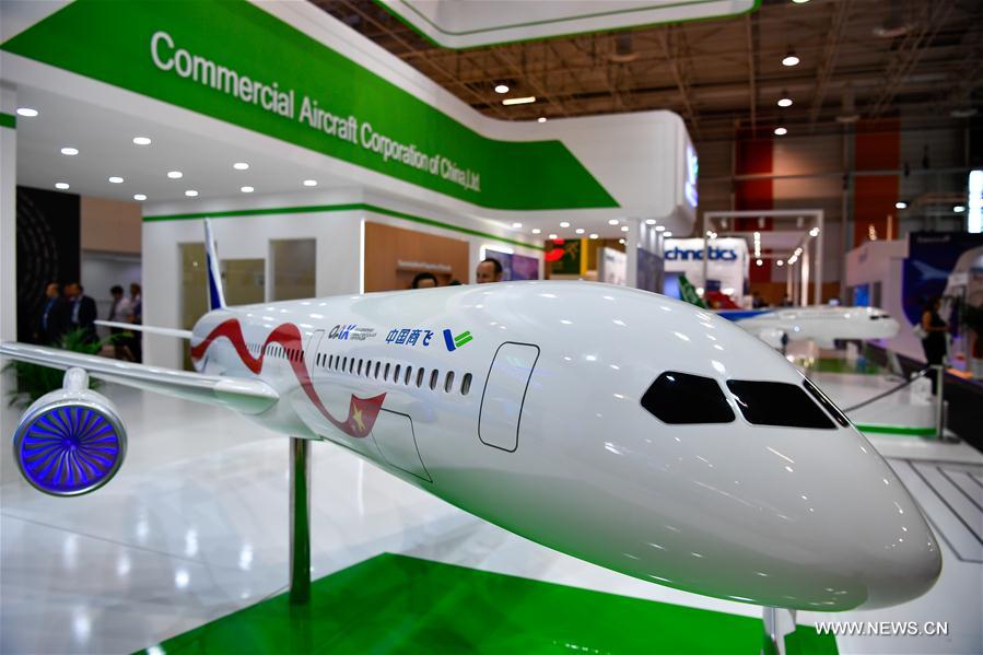 Model of China-Russia commercial aircraft displayed in France