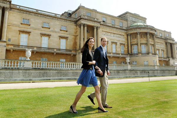 Prince William, Kate Middleton, leave palace