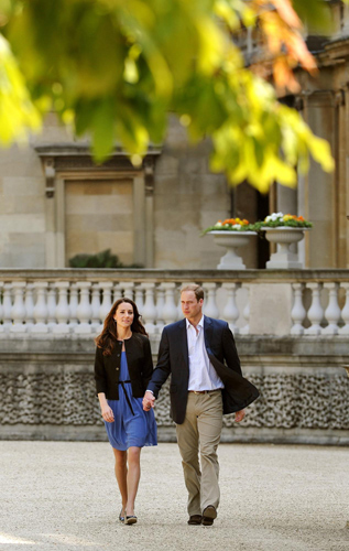 Prince William, Kate Middleton, leave palace