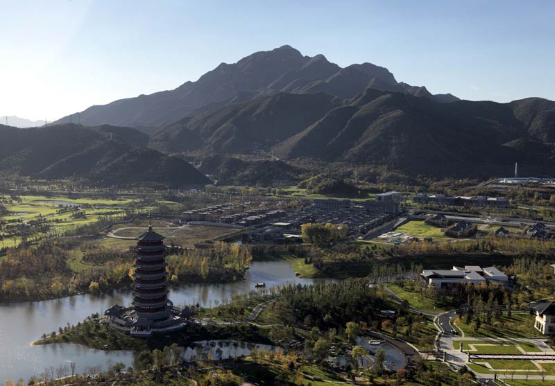 Clean Yanqi Lake for APEC