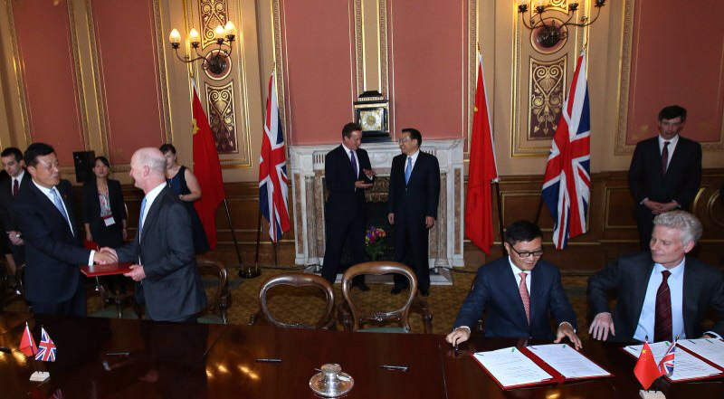 Premier Li, British PM attend signing ceremony of co-op documents