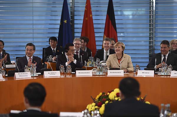 Chinese Premier meets German leaders