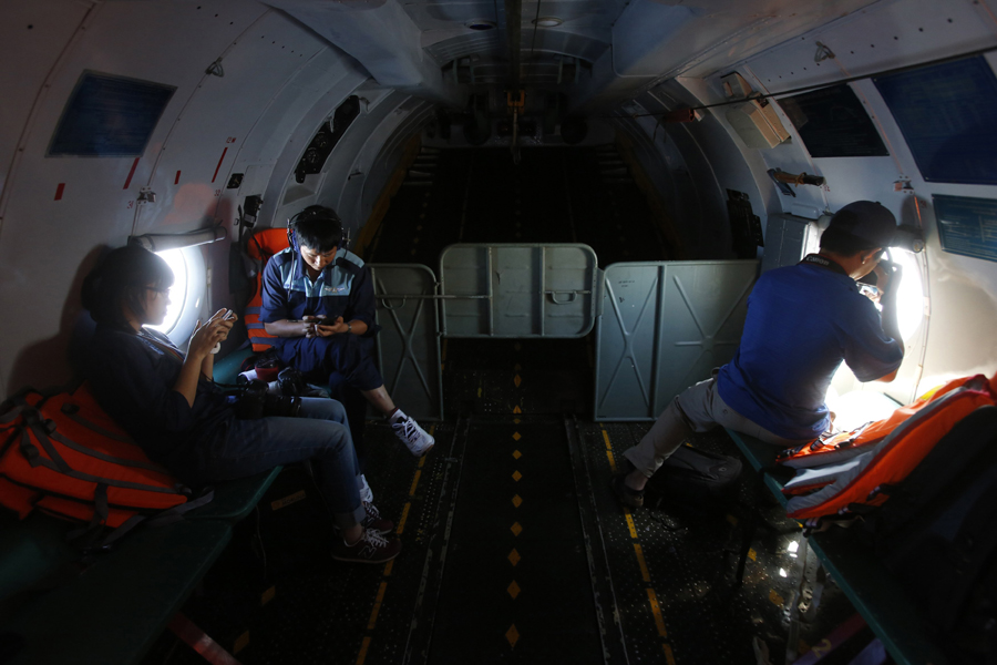 Search for missing Malaysia jet widens