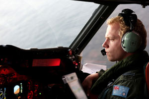 Ocean hunt for missing jet focuses on pallet