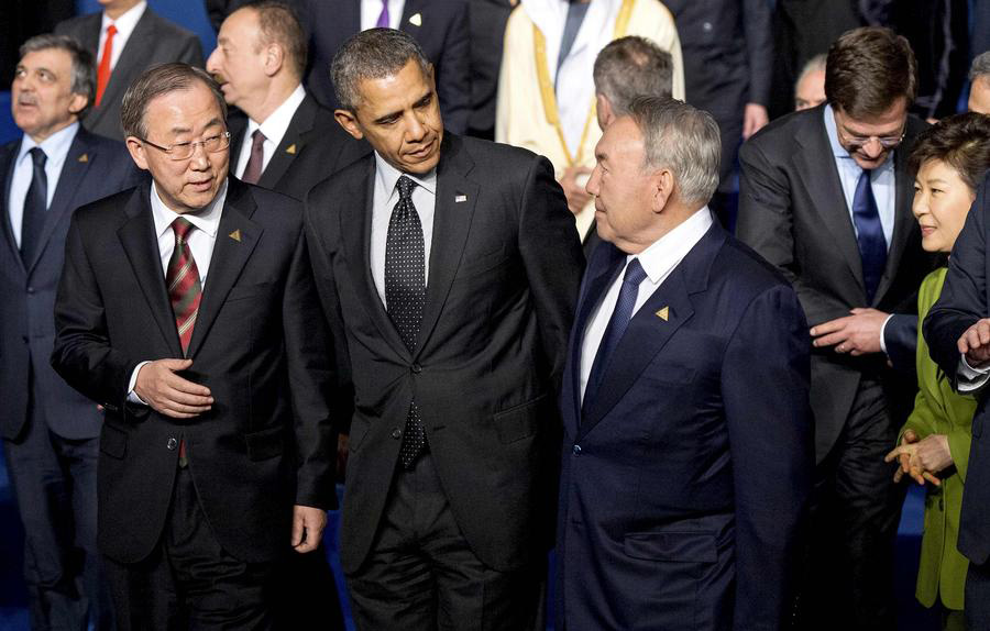 World leaders pose for 'family photo' at 2014 Nuclear Security Summit