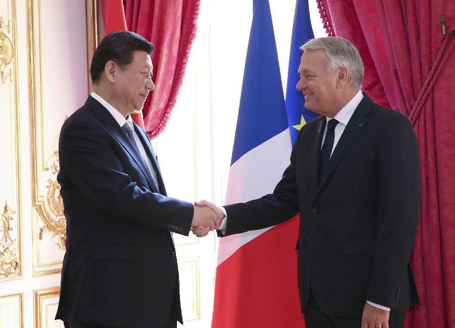 Chinese president meets French PM in Paris