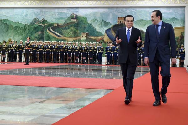 Premier Li meets Kazakh PM