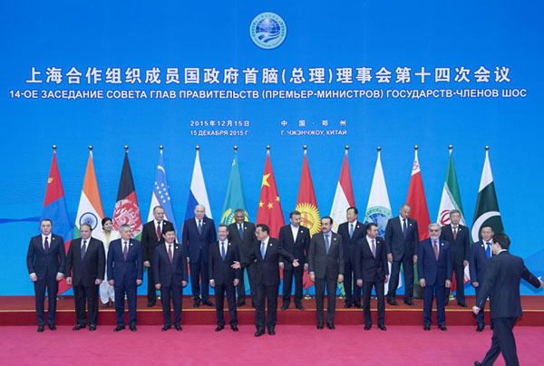 Leaders pose for group photo at SCO meeting