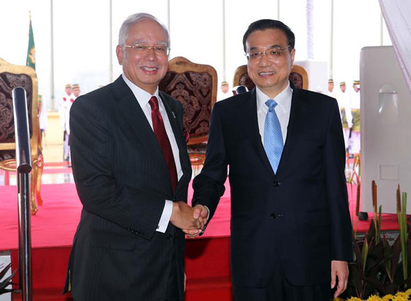 Premier calls for infrastructure cooperation with Malaysia