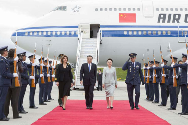 Premier Li arrives in Bogota to start official visit to Colombia