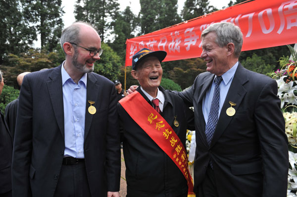 US envoy visits Kunming to commemorate Flying Tigers