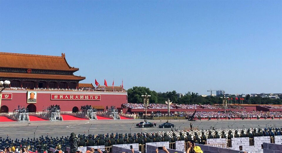 President Xi inspects the troops